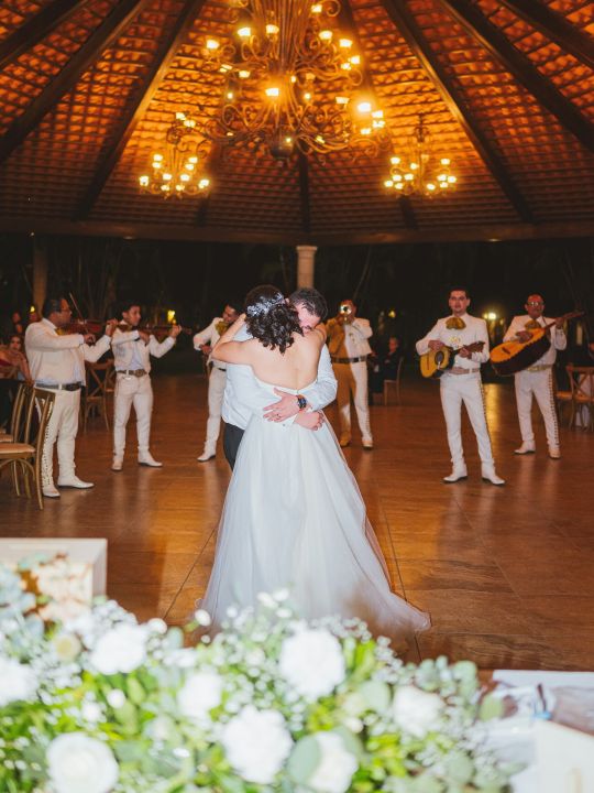 how to plan the perfect date for your wedding 